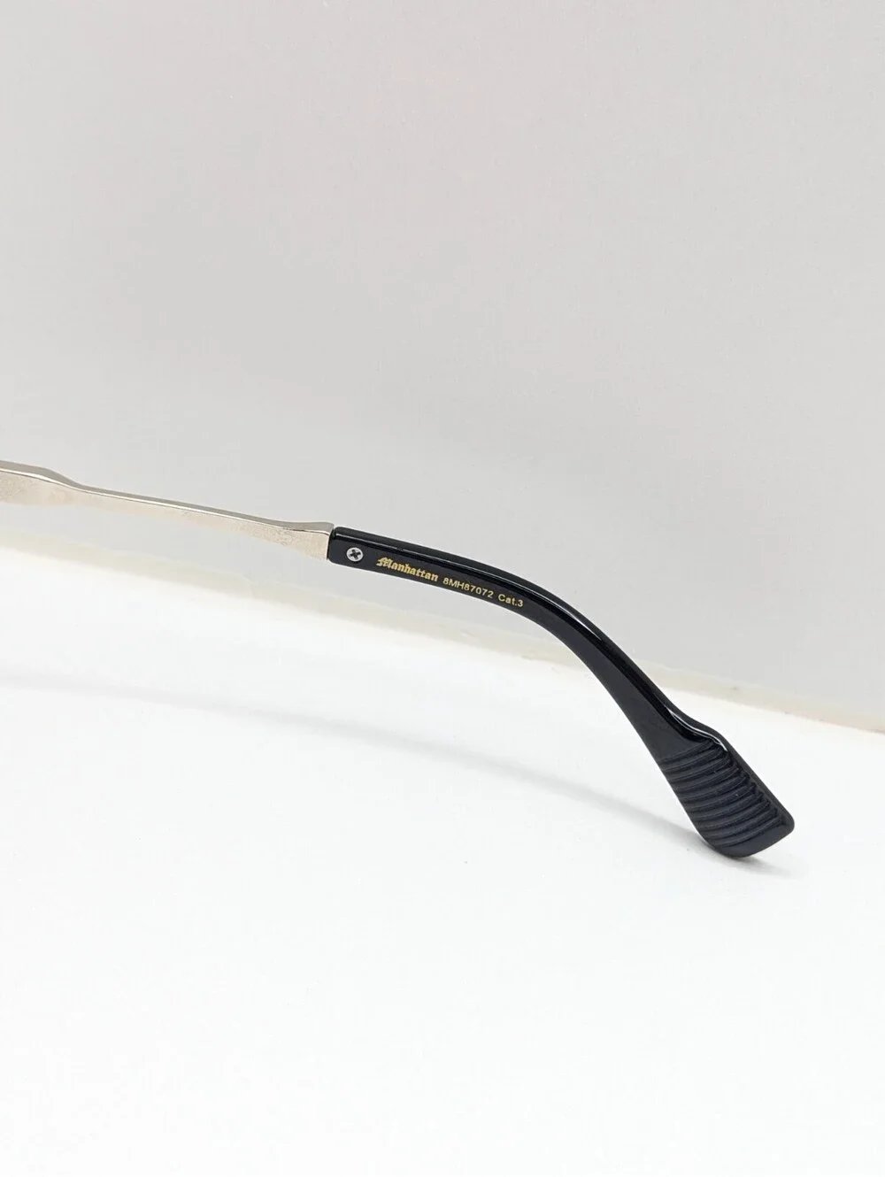 Manhattan 8MH87072 Smoke Gradient Lens Black Aviator Frame Men’s Sunglasses